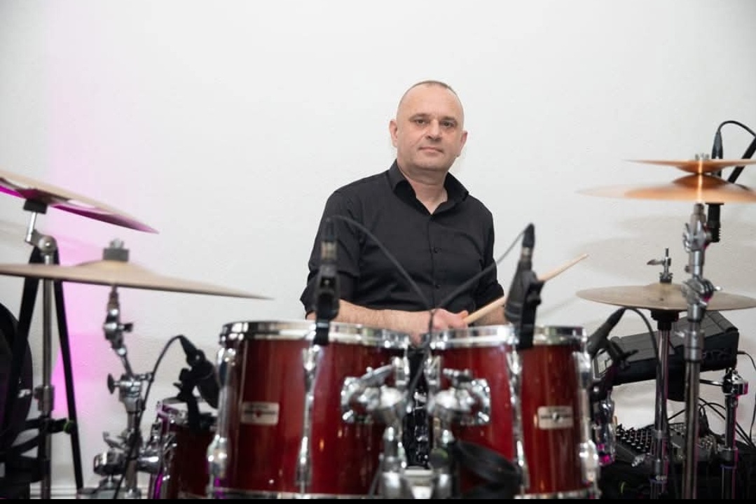 Nenad "Neno" Mikić